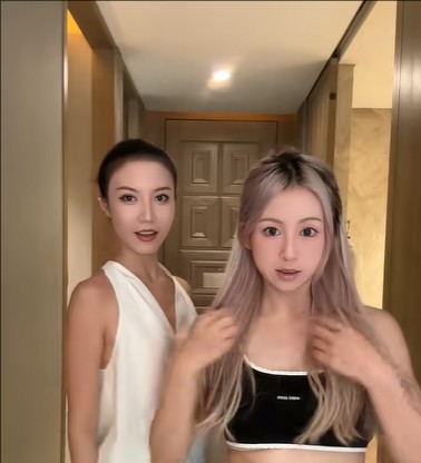 坚决维护赛, 韦世豪妻子, div