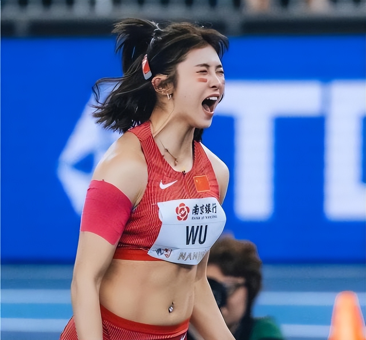 也开始有了, 发令枪还没, 历史